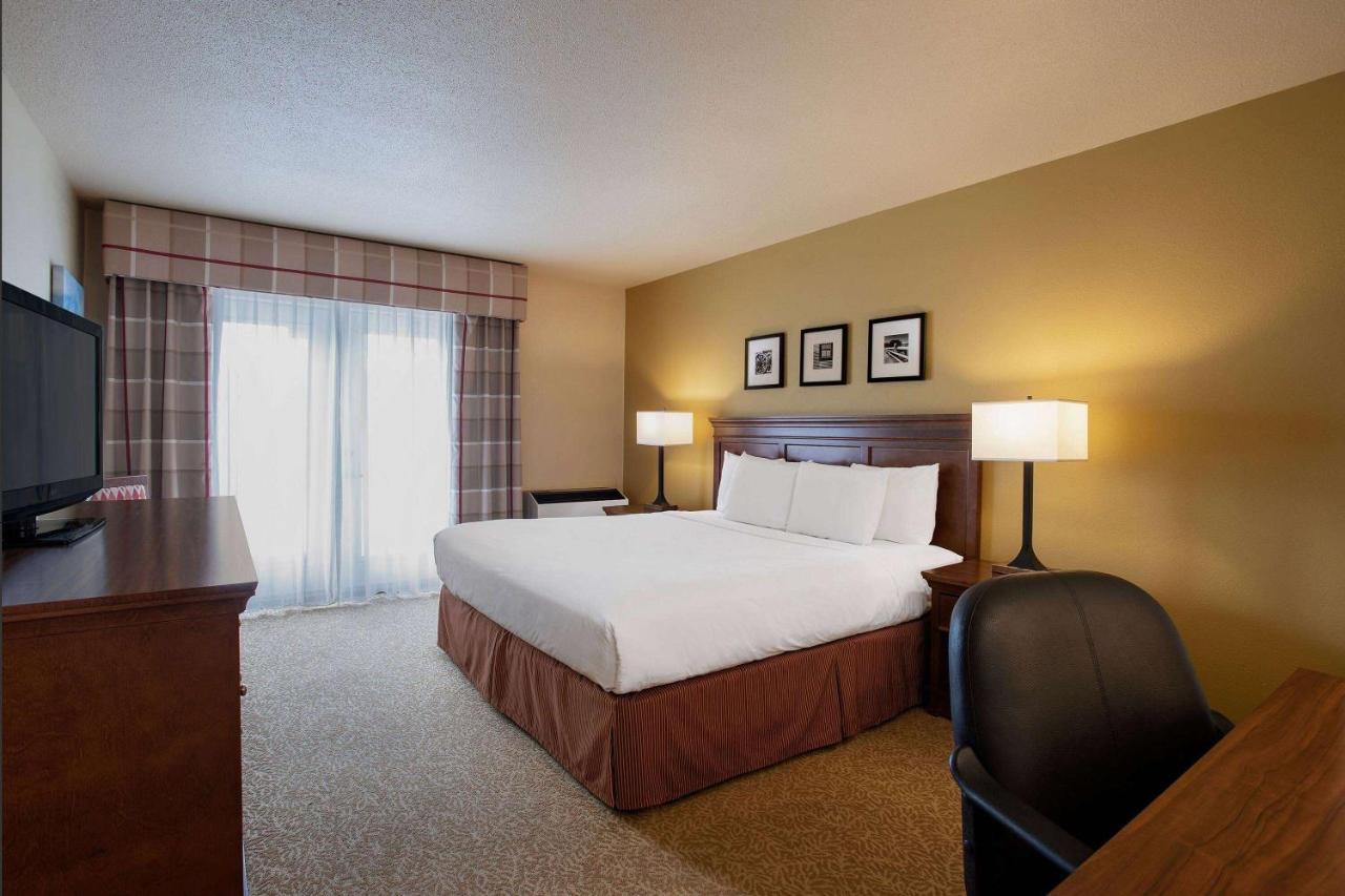 Travelodge Suites By Wyndham Regina - Eastgate Bay Eksteriør bilde