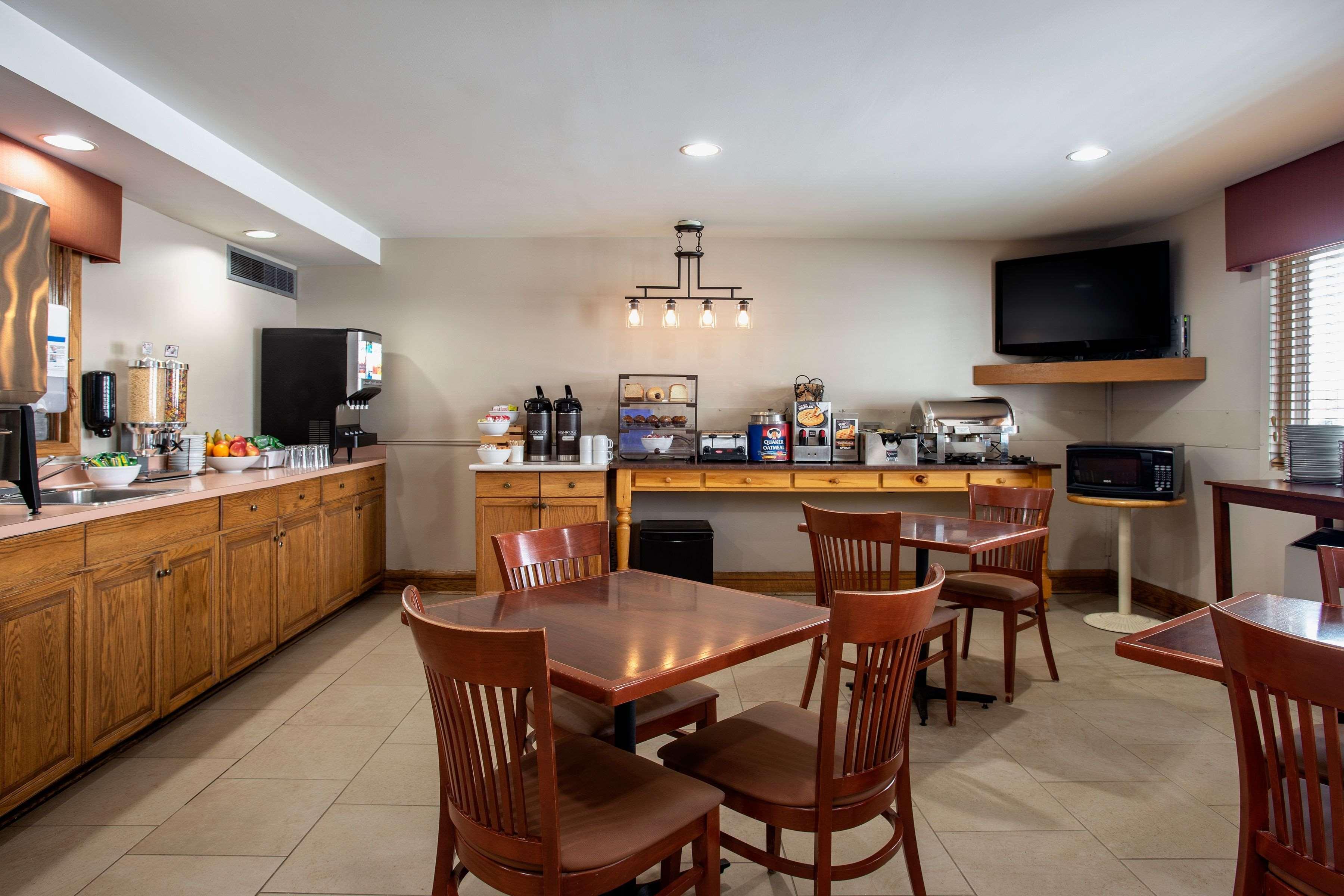 Travelodge Suites By Wyndham Regina - Eastgate Bay Eksteriør bilde