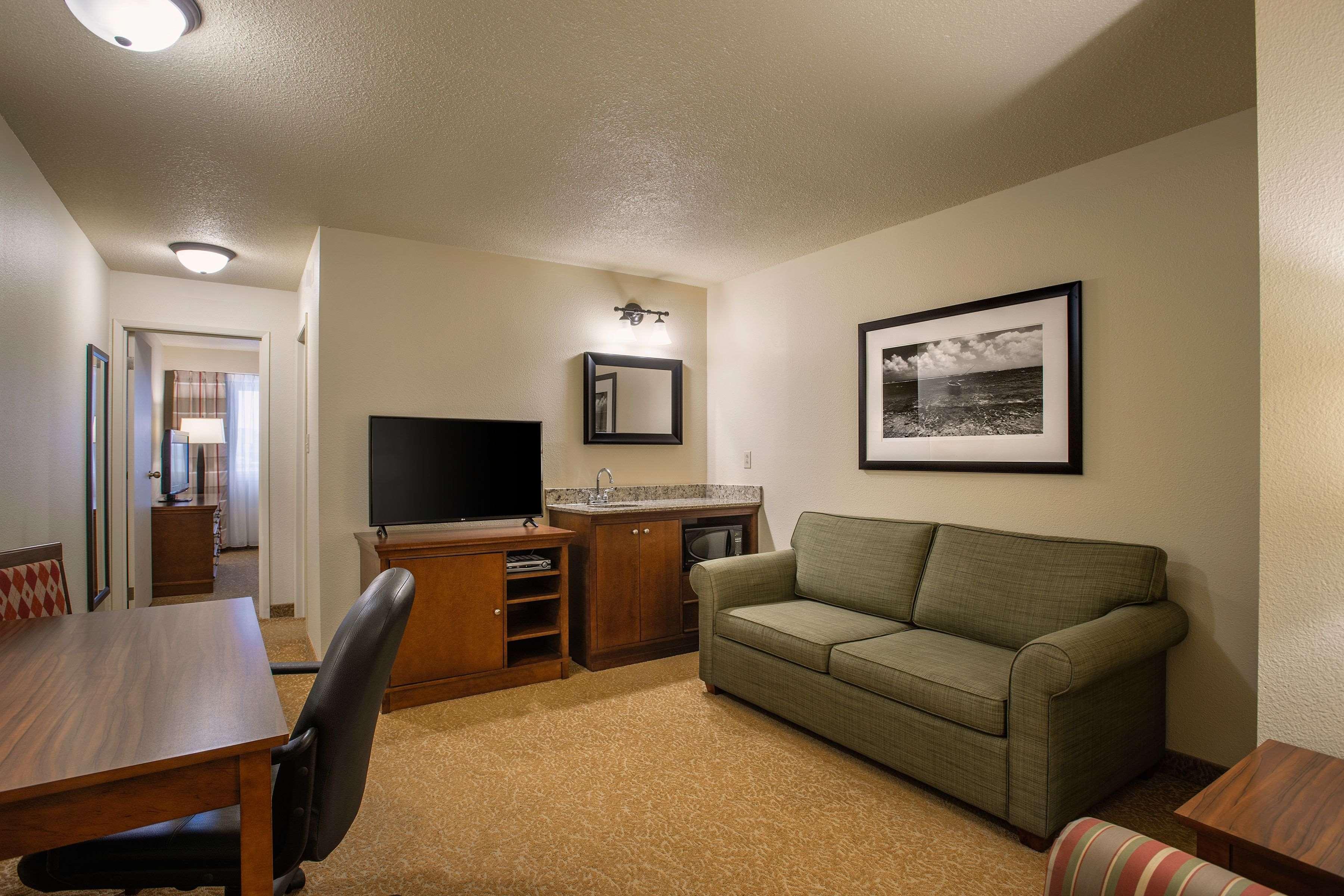 Travelodge Suites By Wyndham Regina - Eastgate Bay Eksteriør bilde
