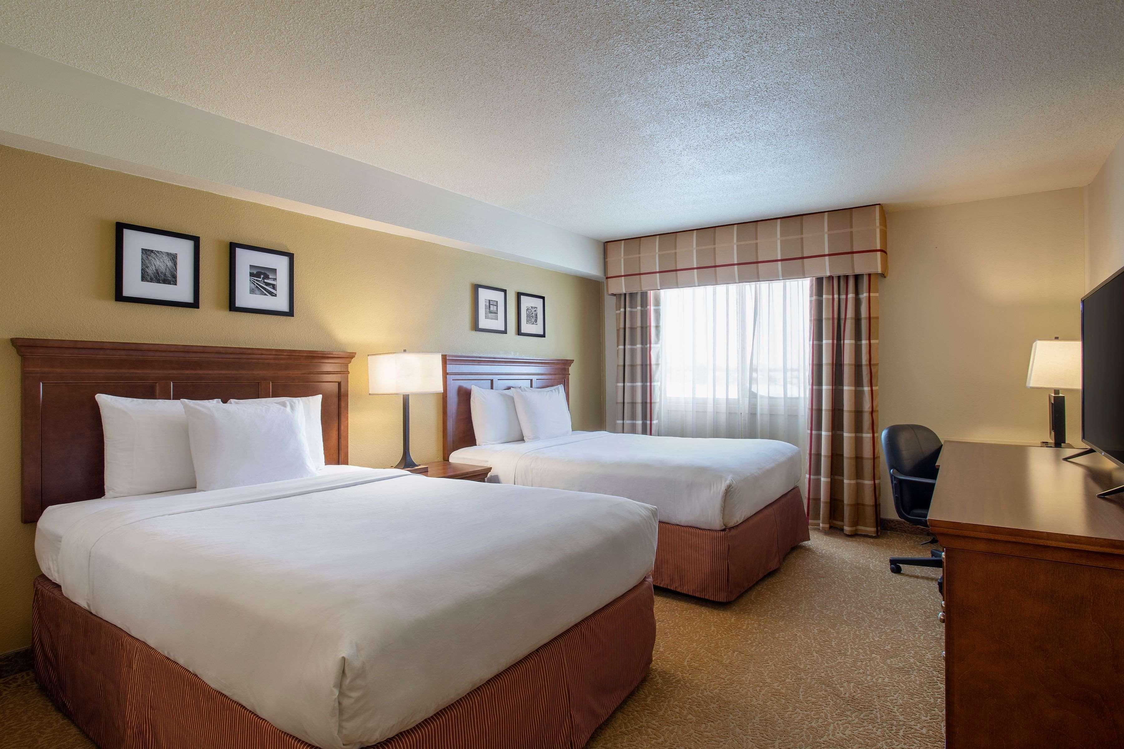 Travelodge Suites By Wyndham Regina - Eastgate Bay Eksteriør bilde